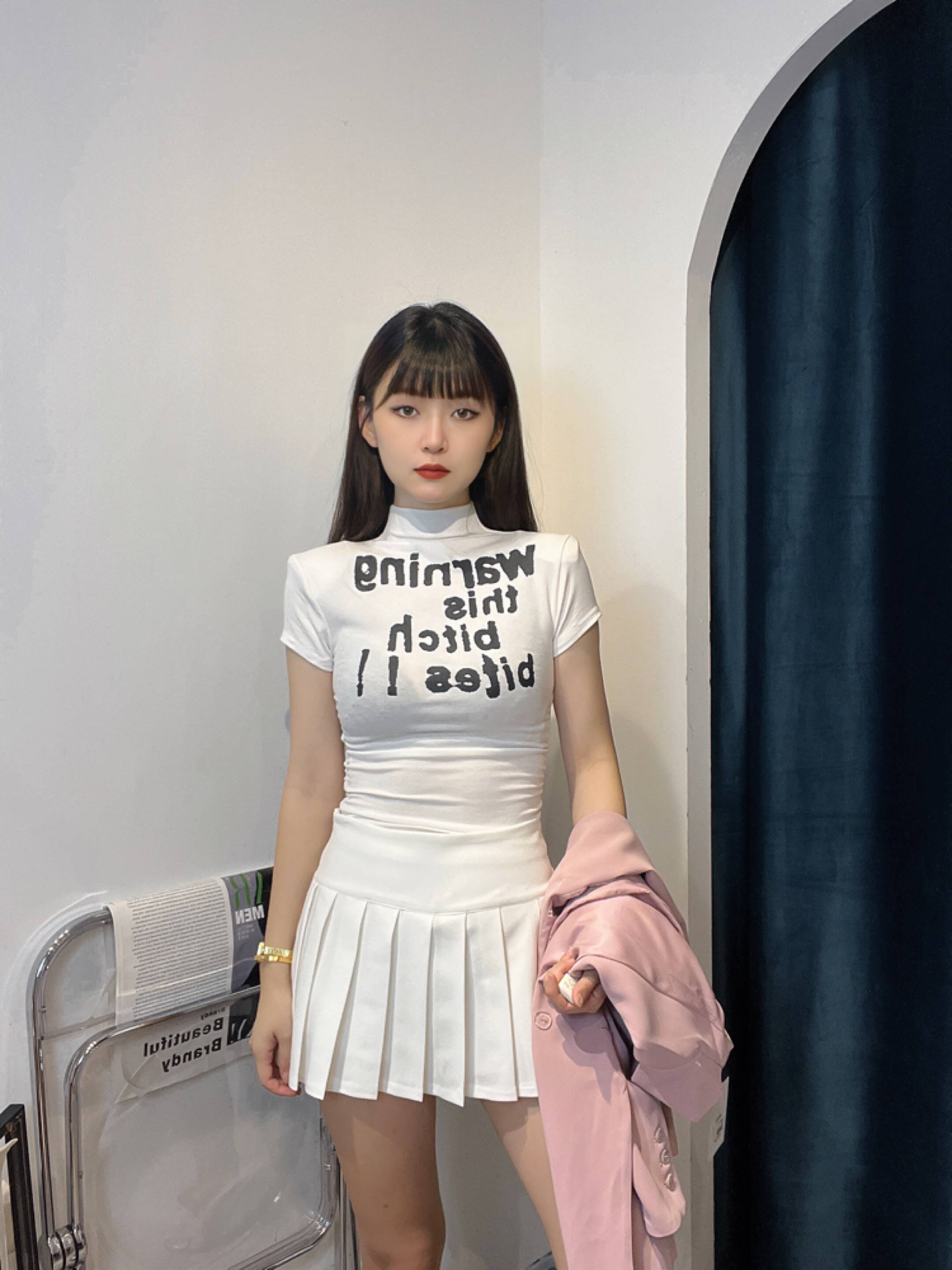 Ninestudio.9 | 个性高领收腰内搭