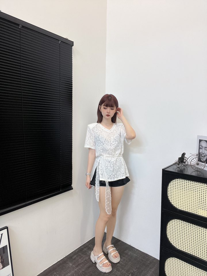 V领蕾丝透tee | Ninestudio.9